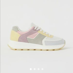 Only worn 1 time, comfy H&M casual sneakers